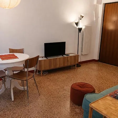 Centralissimo E Caratteristico, A Pochi Passi Dal Casino E Dal Mare - La Casetta Di